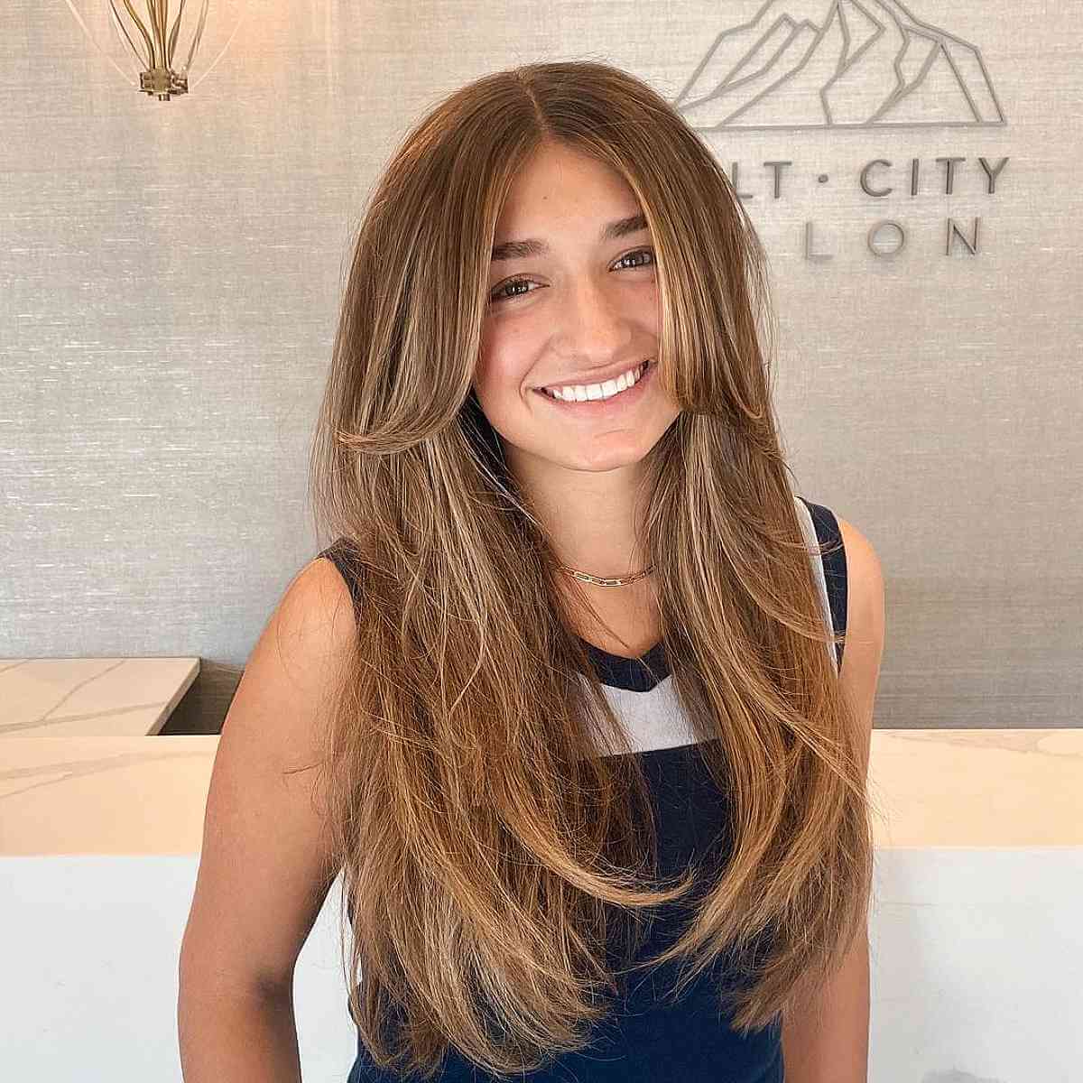 26 Most Flattering Long Shaggy Hairstyles for Women with Thick Hair