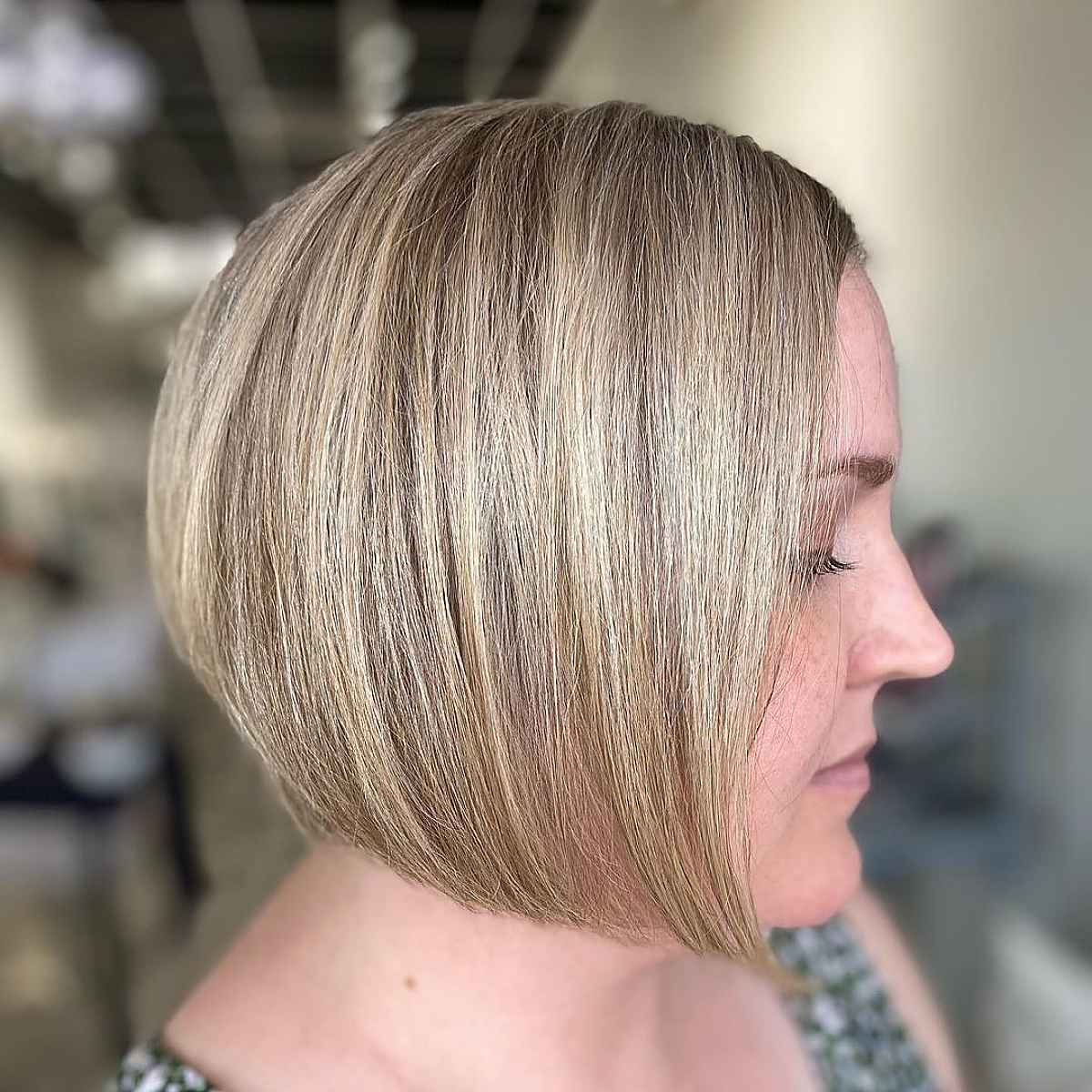 24 Short, Stacked Inverted Bob Haircut Ideas to Spice Up Your Style