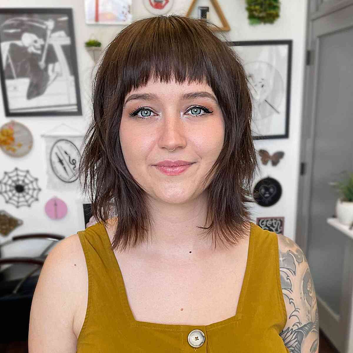 26 Flattering Bobs with Bangs for Women with Round Faces
