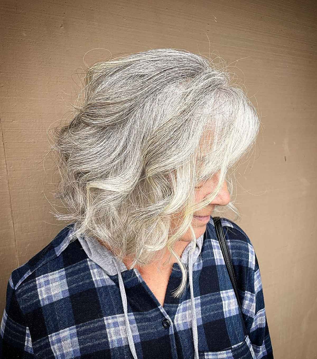 21 Stunning Long Bobs Women Over 60 Can Pull Off0