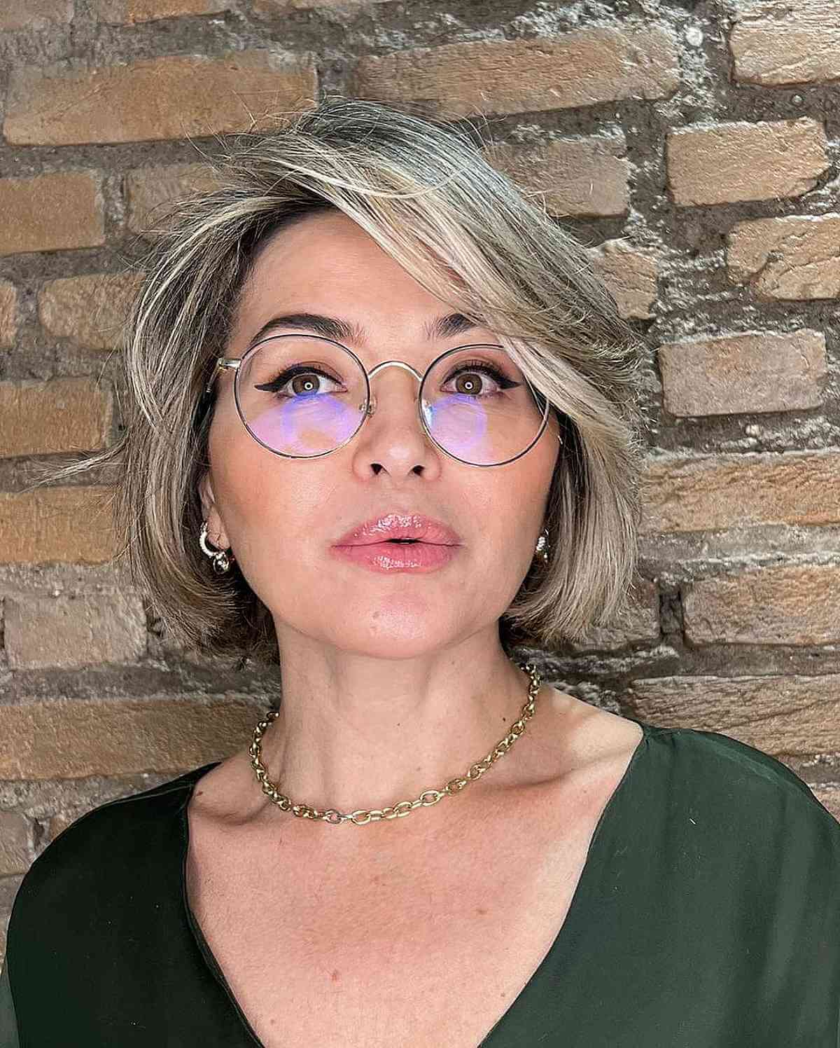 19 Flattering and Stylish Short Bob Haircuts for Women Over 40