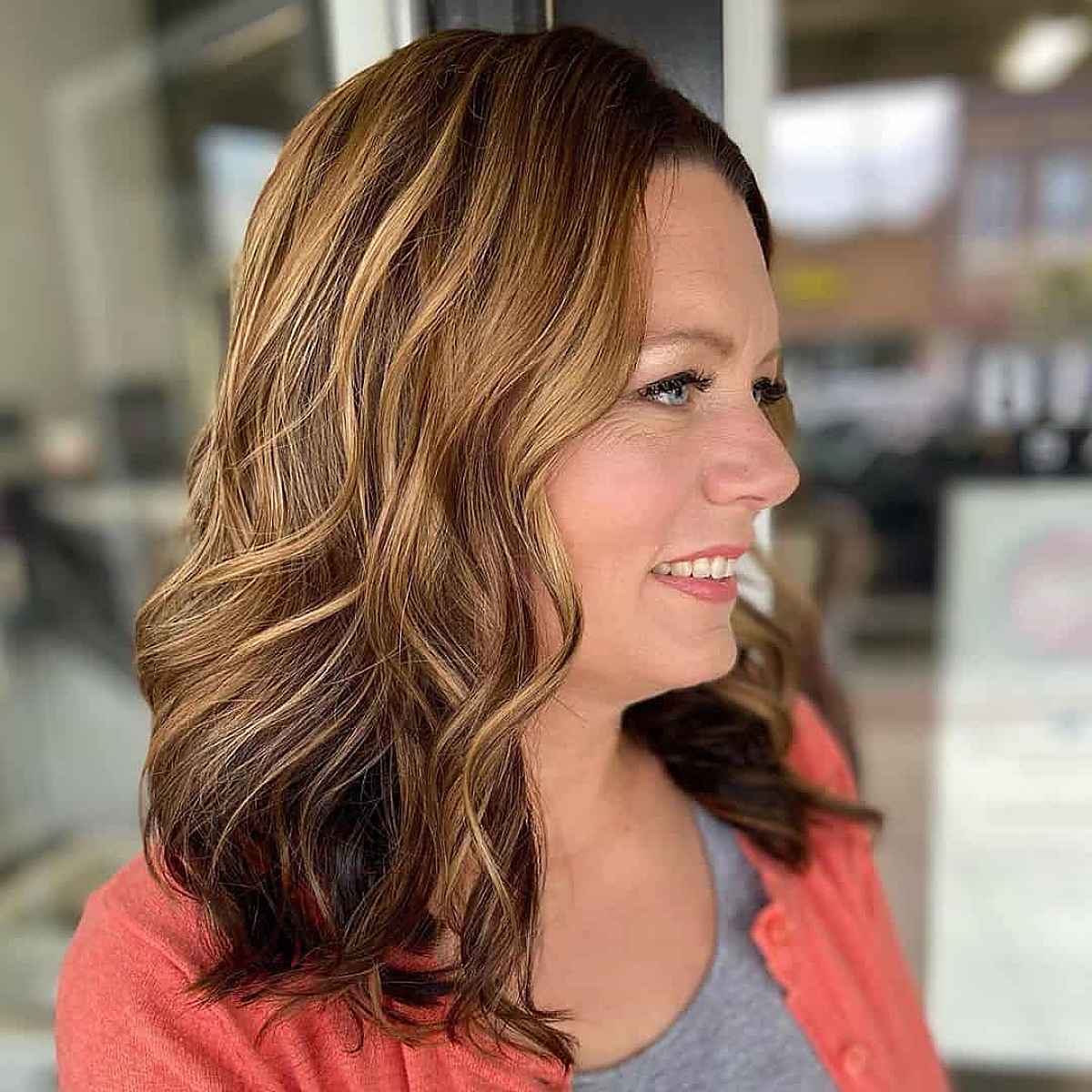 Top 10 Fall Hair Colors for Women Over 40 in 2023