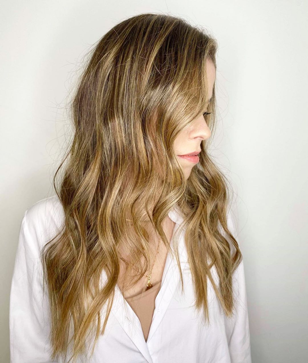 Light Golden Brown Hair Color: What It Looks Like &amp; 17 Trendy Ideas
