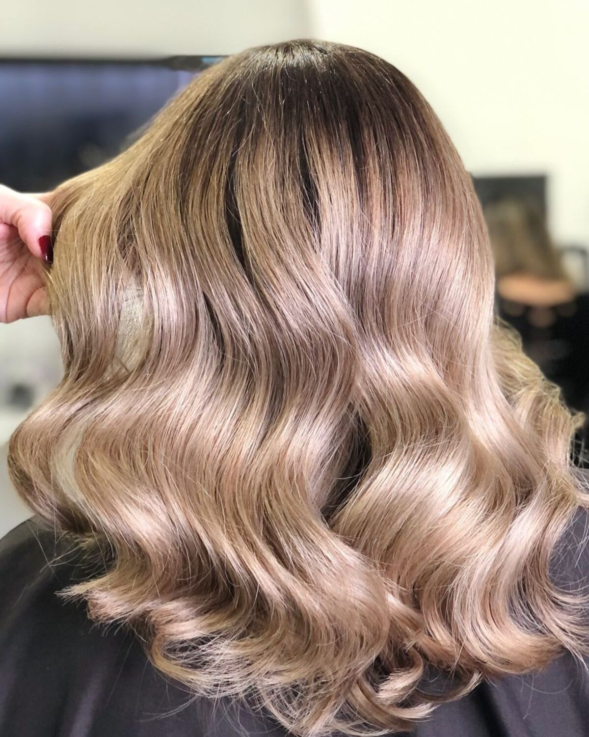 23 Best Champagne Blonde Hair Color Ideas for Every Skin Tone