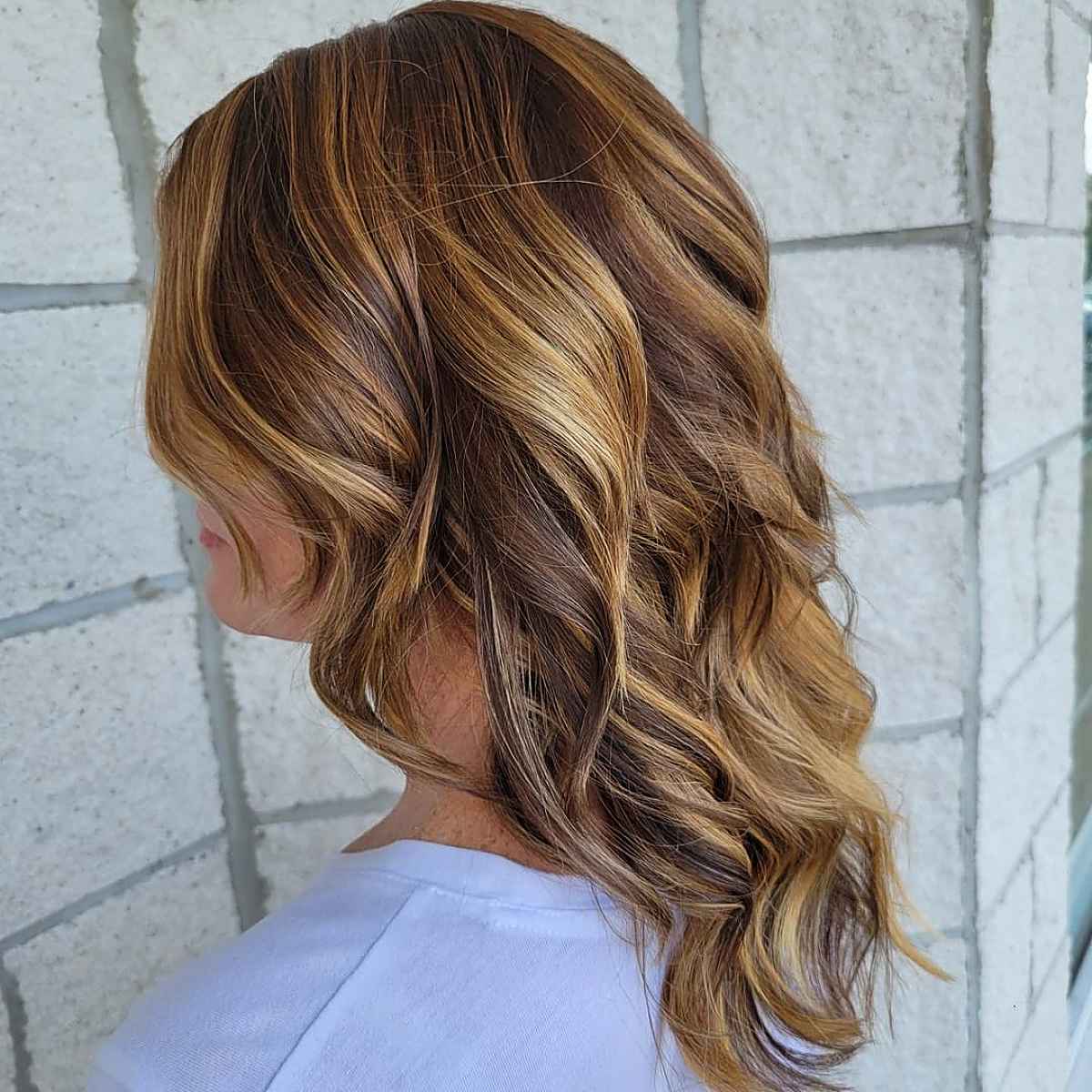 Top 19 Fall Hair Colors for Older Women in 2023
