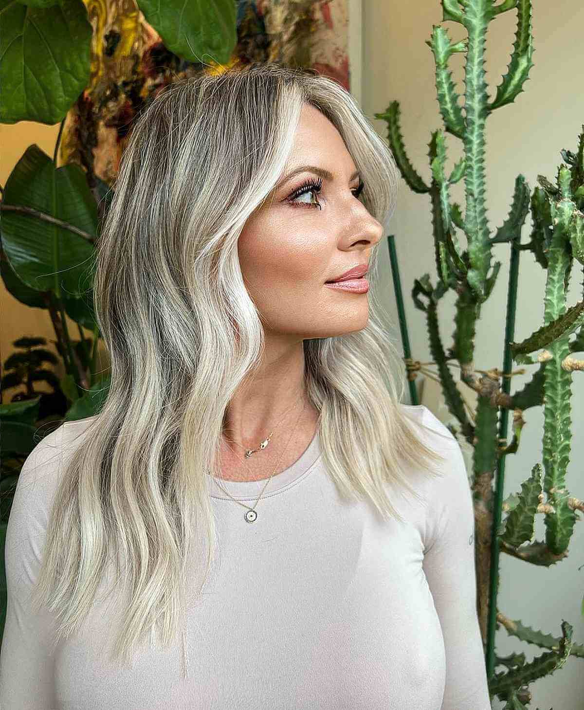 19 Stunning Platinum Blonde Balayage Hair Color Ideas