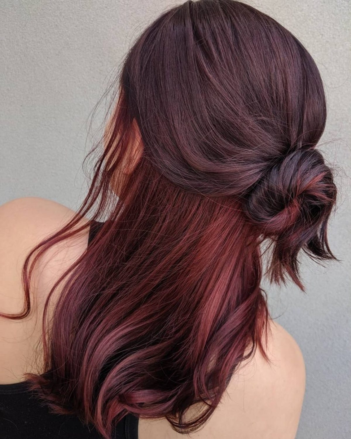 28 Trendy Ways to Pair Red Hair with Highlights (Photos)