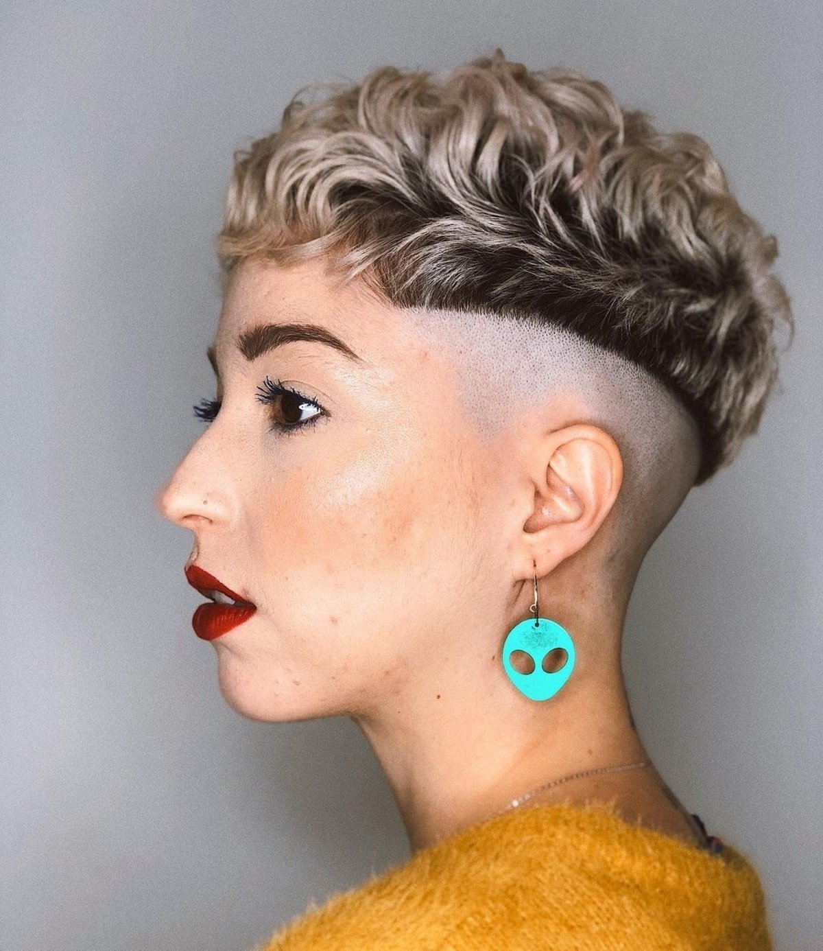 18 Modern Bowl Cut Haircut Ideas for Women