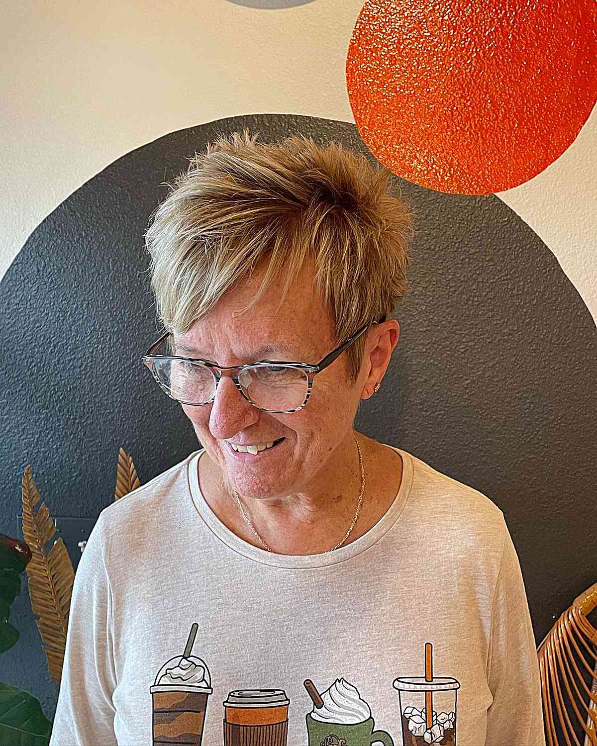30 Perfect Pixie Cuts for Women Over 60 With Glasses