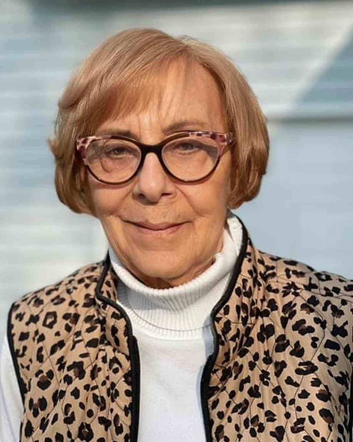 33 Flattering Short Hairstyles for Women Over 60 with Glasses