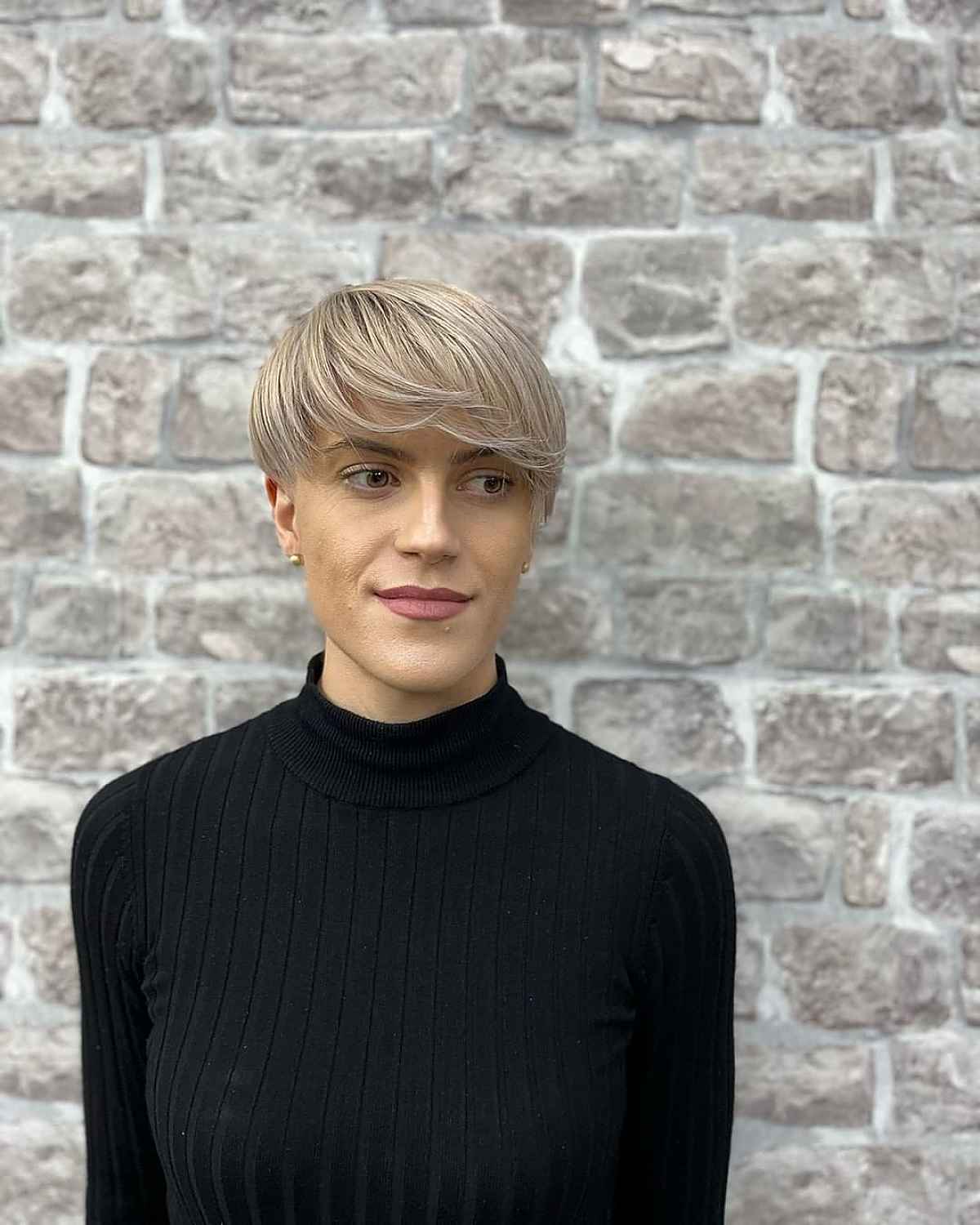 29 Most Flattering Pixie Cuts for Oval Face Shapes