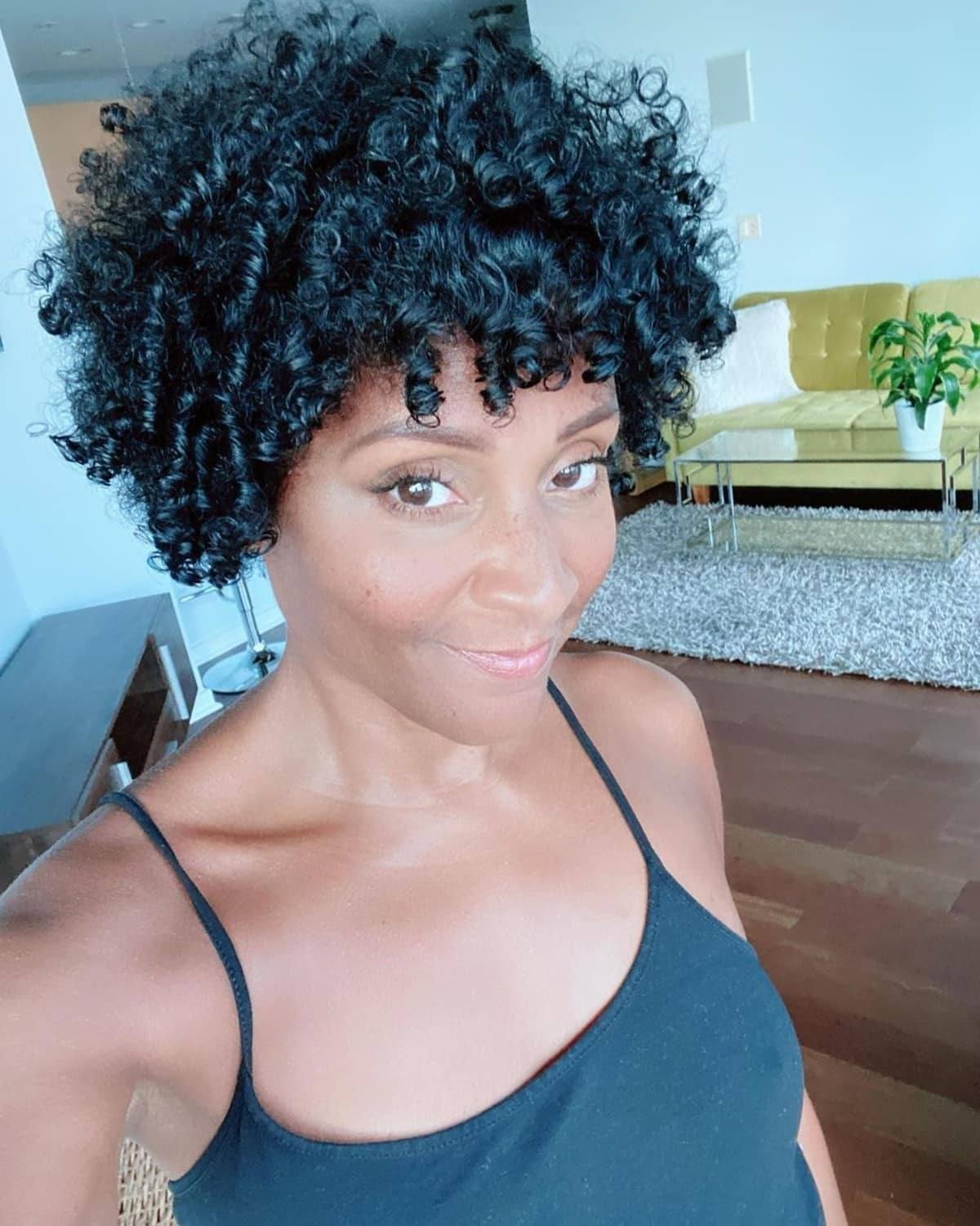 19 Youthful Short Natural Haircuts for Black Women Over 50