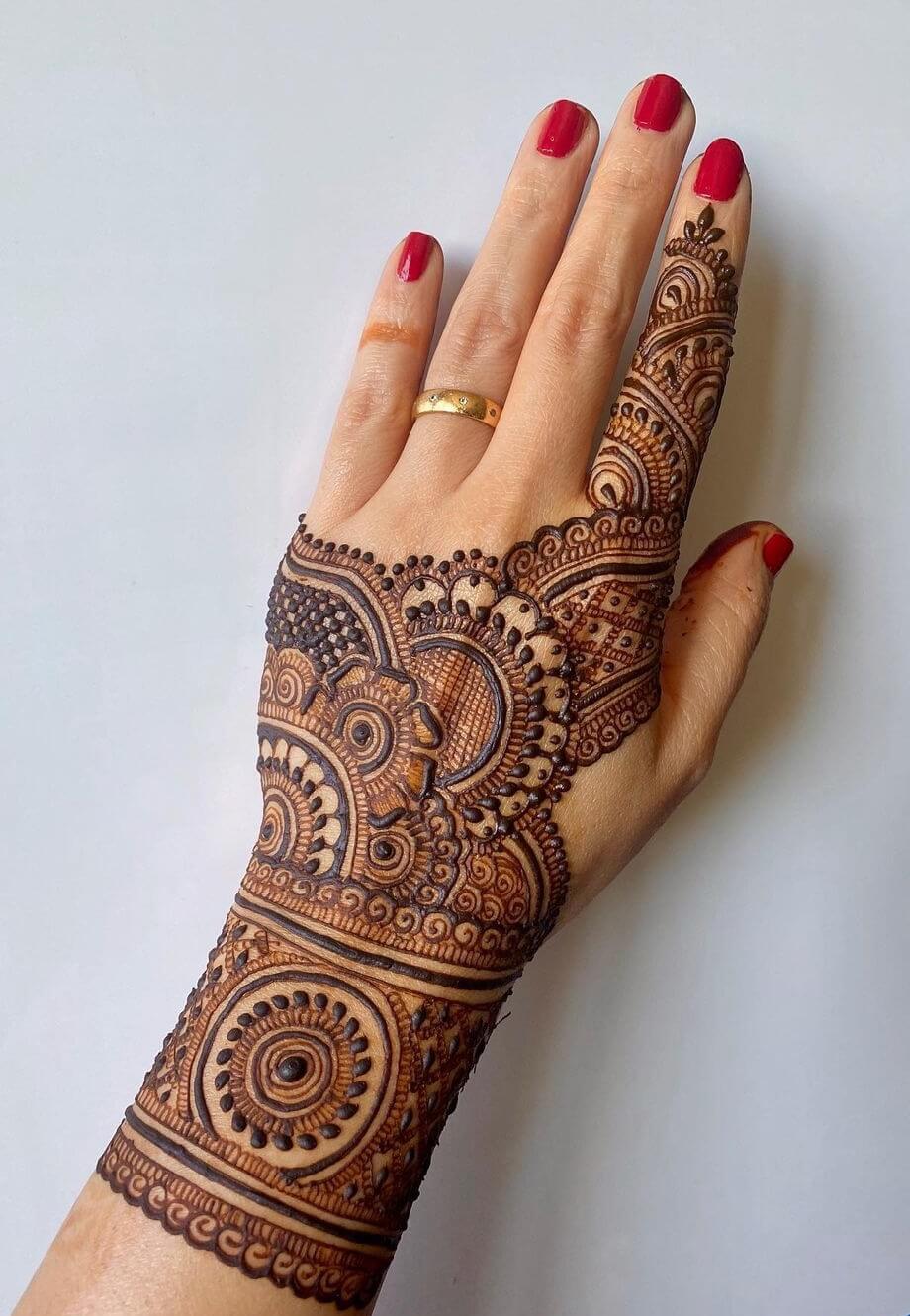40+ Trendy Back Hand Mehndi Designs for Modern Brides
