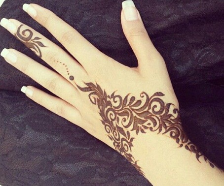 40+ Trendy Back Hand Mehndi Designs for Modern Brides