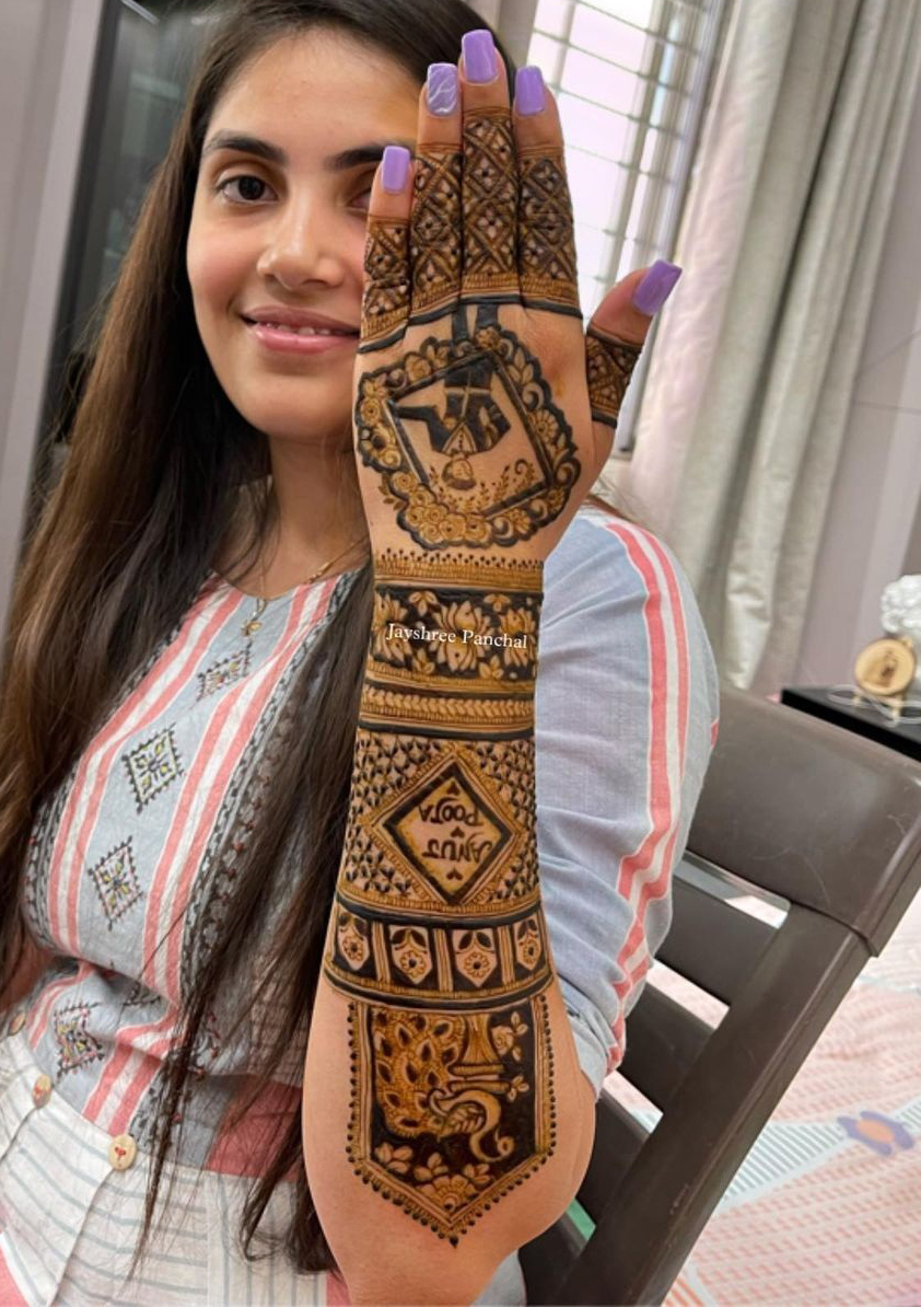 40+ Trendy Back Hand Mehndi Designs for Modern Brides