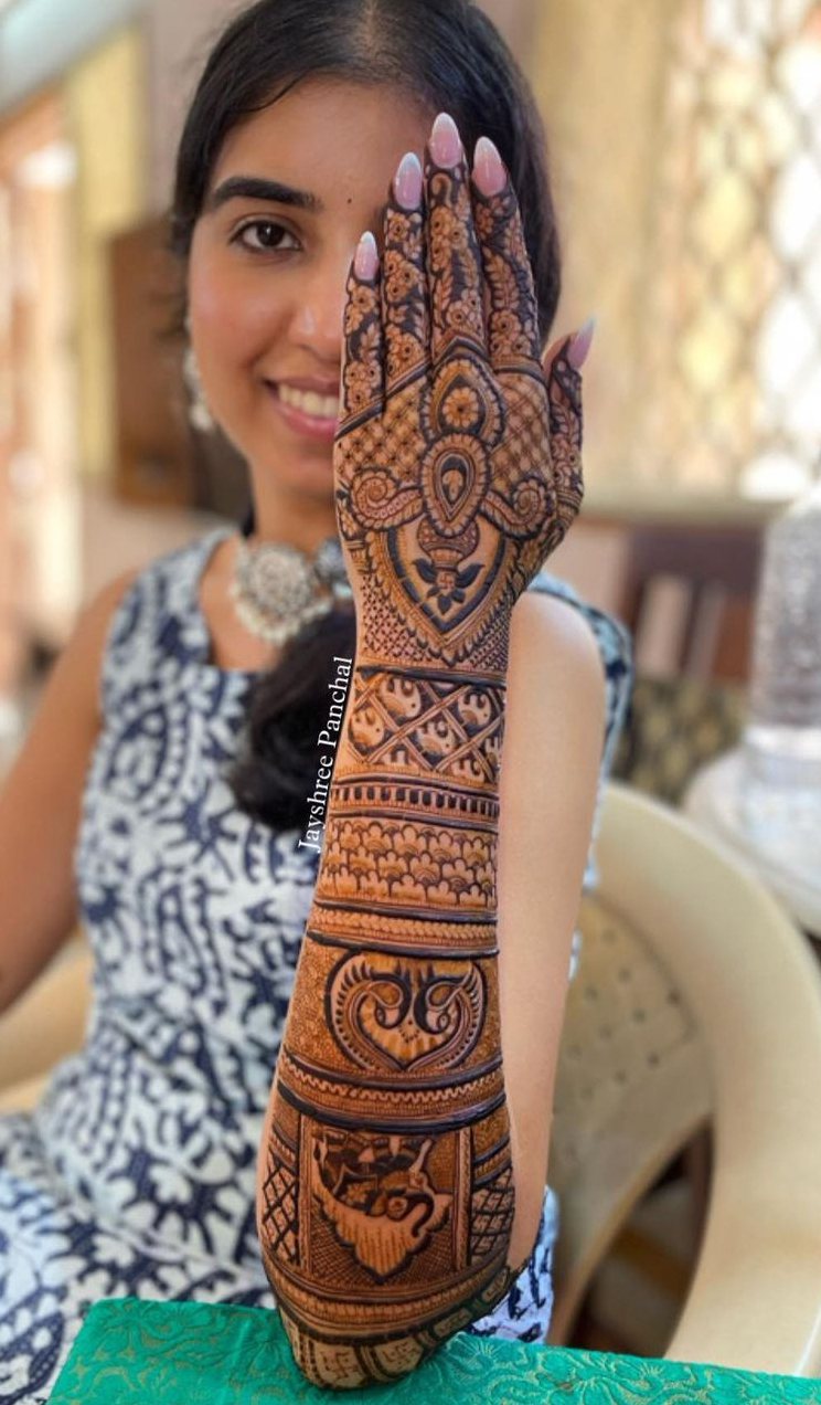 40+ Trendy Back Hand Mehndi Designs for Modern Brides