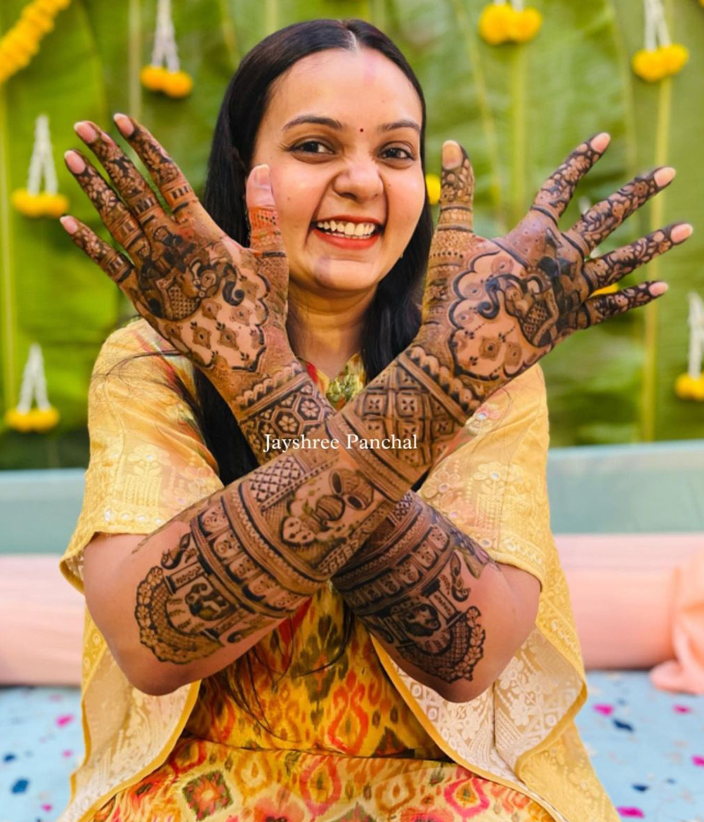 40+ Trendy Back Hand Mehndi Designs for Modern Brides