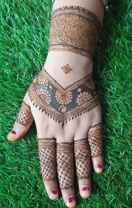 40+ Trendy Back Hand Mehndi Designs for Modern Brides