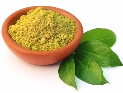 How to Use Henna To Cover Up Grey Hair Naturally