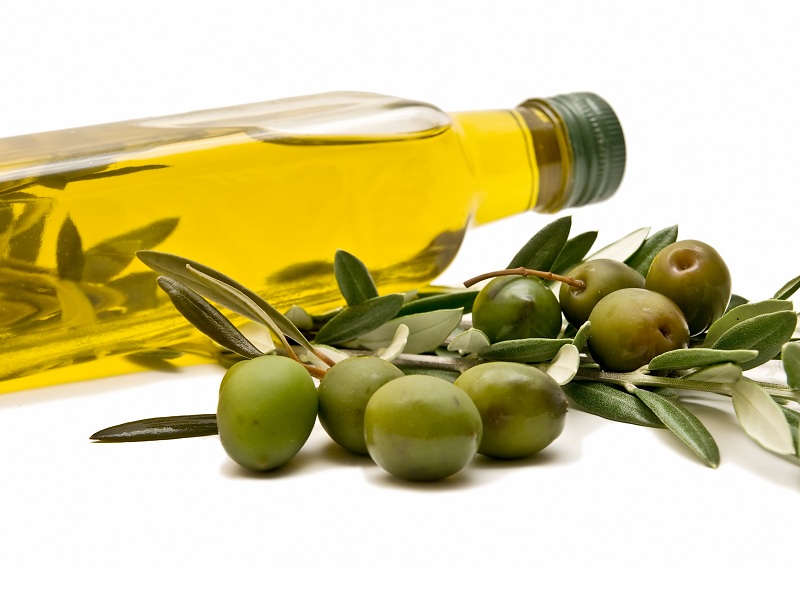 Olive Oil for Hair Loss - Benefits, How to Apply &amp; DIY at Home