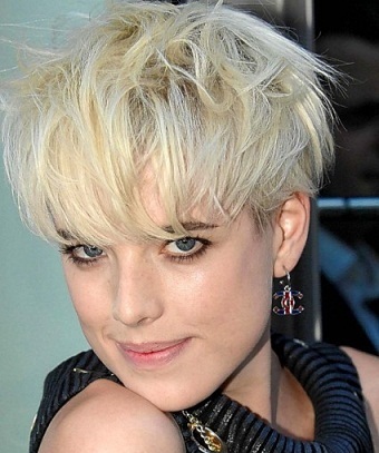 10 Different Types of Blonde Bob Hairstyles for Easy Styling