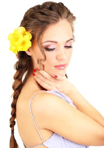 9 Braided Hairstyles for Medium Hair to Adopt the Fashion