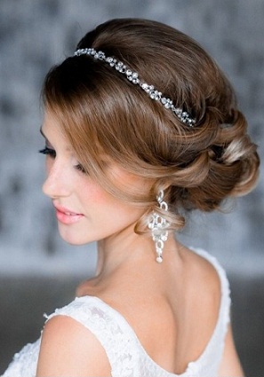 25 Trending Bridesmaid Hairstyles for Young Women