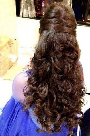 10 Latest Engagement Hair Looks for Indian Bride 2023