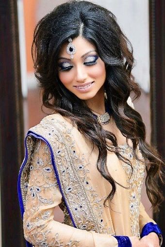 10 Latest Engagement Hair Looks for Indian Bride 2023