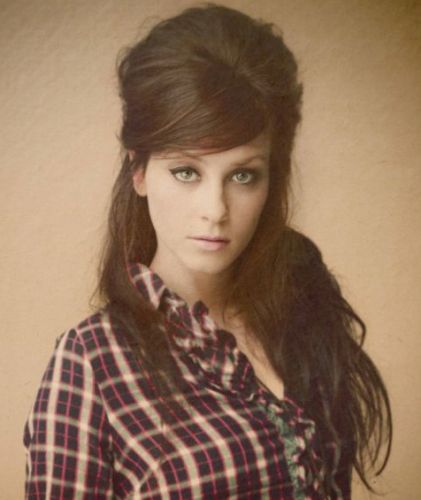 Wedding Bangs: Top 9 Fringe Hairstyles for Brides 2023