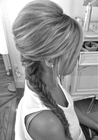 Wedding Bangs: Top 9 Fringe Hairstyles for Brides 2023