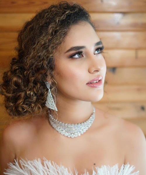 10 Gorgeous Indian Bun Pictures for Every Woman