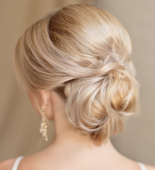 10 Stunning Prom Bun Pictures to Love | I Fashion Styles