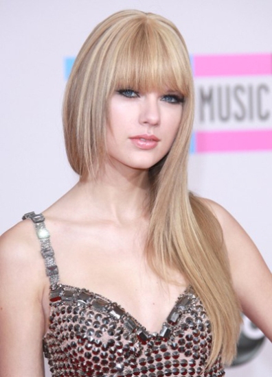 15 Gorgeous Taylor Swift Hairstyles Through the Years