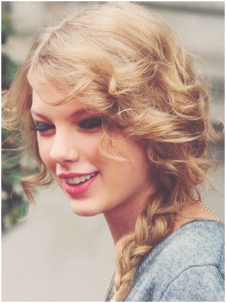 15 Gorgeous Taylor Swift Hairstyles Through the Years