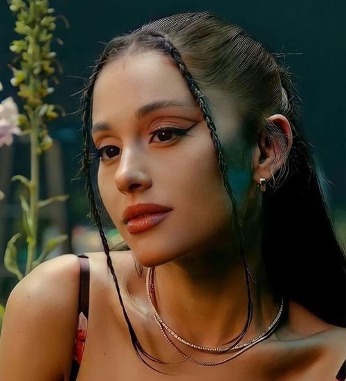 Ariana Grande Hair Looks: 15 Best Ariana Grande Hairstyles of All Time