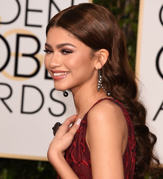 20 All Time Best Zendaya Hairstyles (Braid, Bob Etc..)