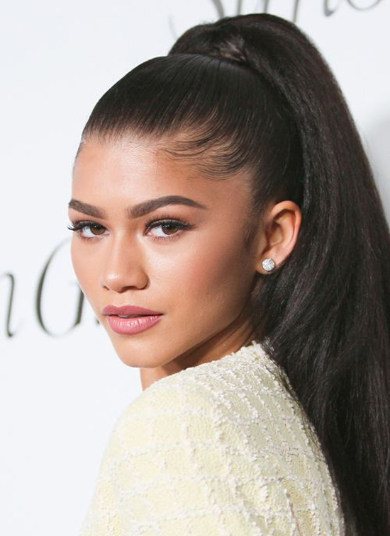 20 All Time Best Zendaya Hairstyles (Braid, Bob Etc..)