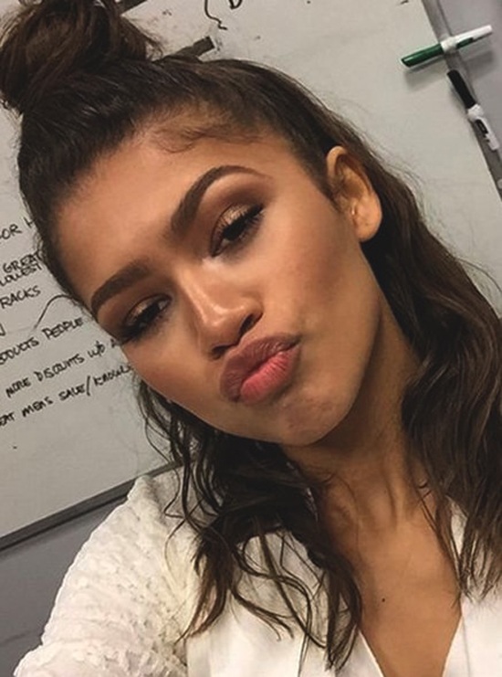 20 All Time Best Zendaya Hairstyles (Braid, Bob Etc..)