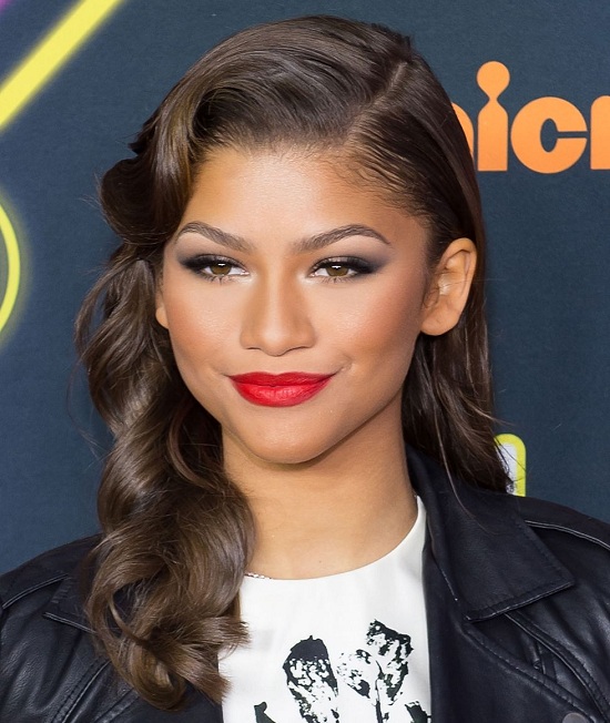 20 All Time Best Zendaya Hairstyles (Braid, Bob Etc..)