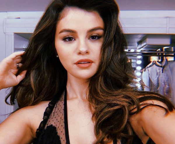 Selena Gomez&#039;s 15 Most Memorable Hairstyles of All Time