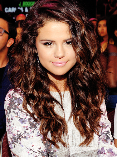 Selena Gomez&#039;s 15 Most Memorable Hairstyles of All Time