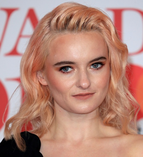 50 Different Hairstyles for Natural Curly Hair Women 2025