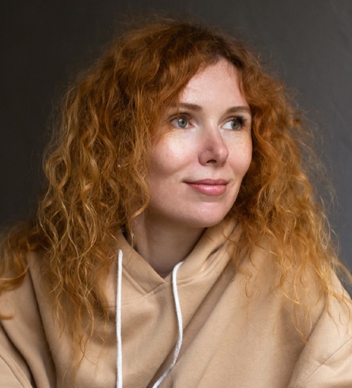 15 Best and Cute Medium Curly Hairstyles for Women