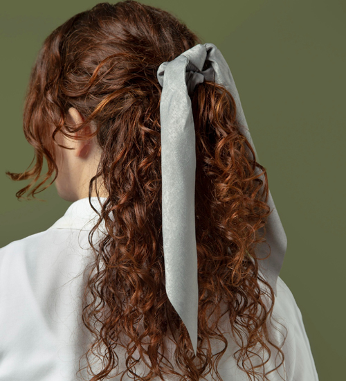 15 Best and Cute Medium Curly Hairstyles for Women