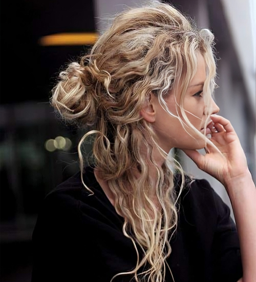 15 Best and Cute Medium Curly Hairstyles for Women