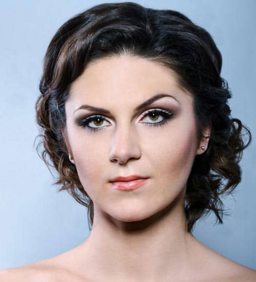 10 Easy and Simple Curly Bob Haircuts for Quick Trends