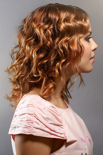 9 Best and Cute Curly Bang Hairstyles for Girls | I Fashion Styles