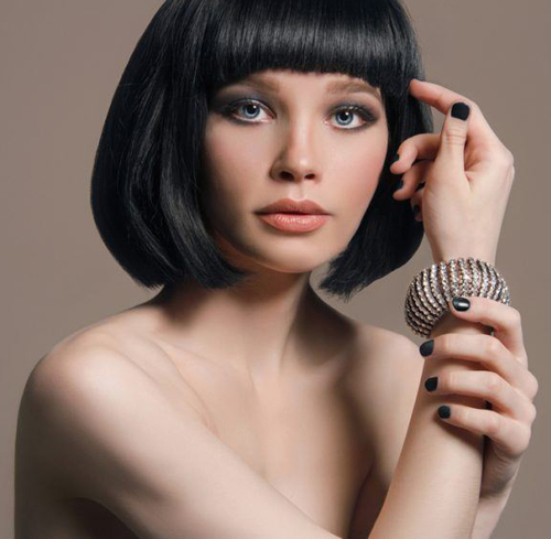 40 Best Hairstyles for Small Forehead (Narrow Face) Female