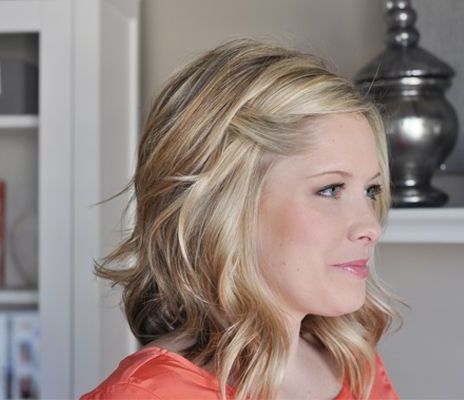 40 Best Hairstyles for Small Forehead (Narrow Face) Female